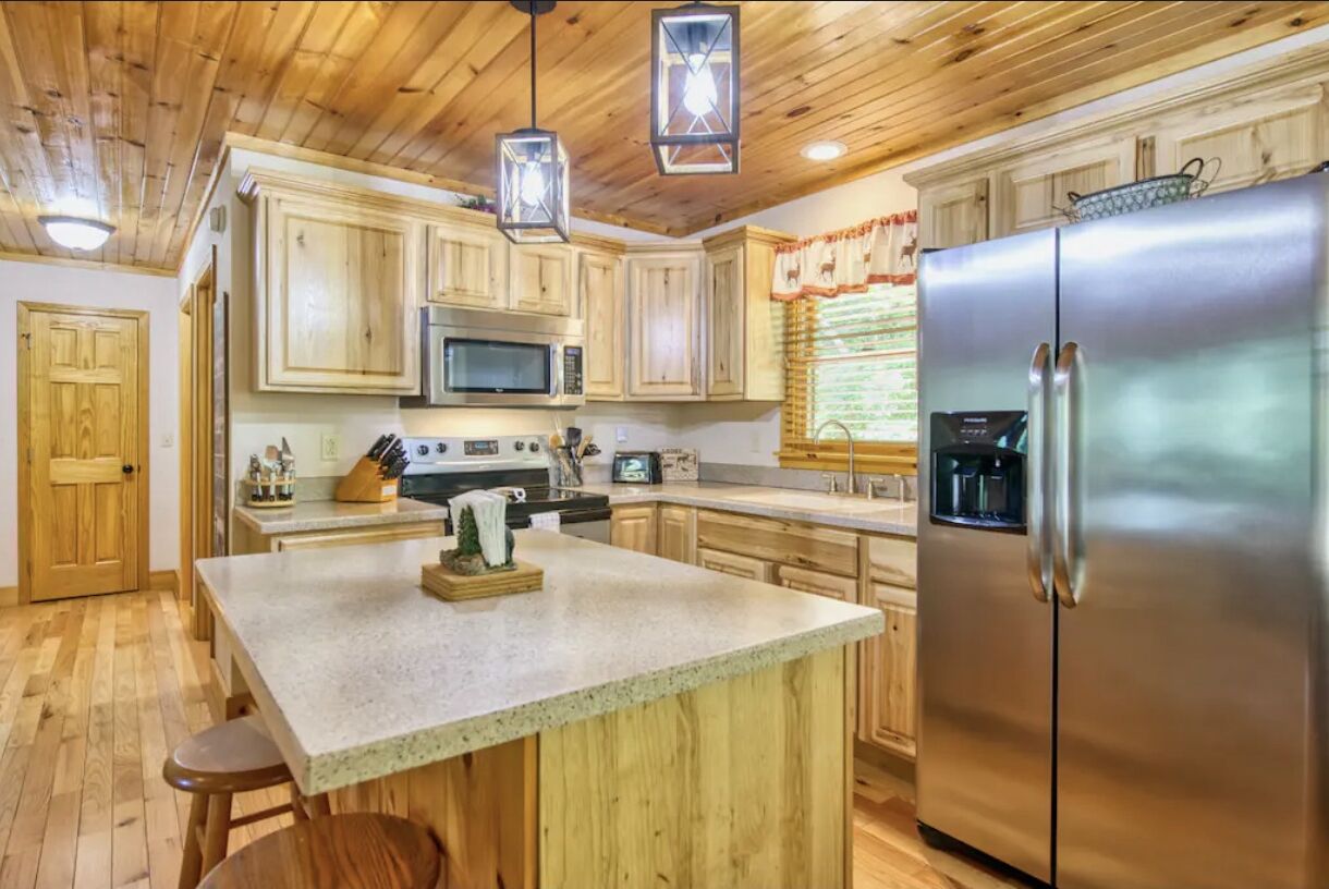 Mountain Views - Hot Tub