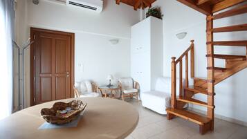 Superior Quadruple Room, Non Smoking, Sea View | Individually decorated, individually furnished, desk, laptop workspace