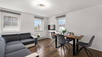 1 bedroom, desk, laptop workspace, soundproofing