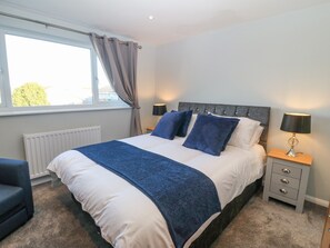 3 quartos, individualmente decorados, individualmente mobiliados