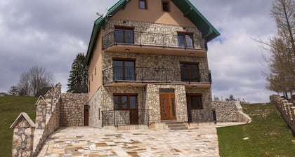 Forest Edge Two-Bedroom Apartment in Zabljak