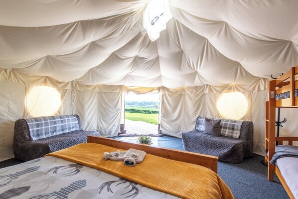 Free cots/infant beds, free WiFi, bed sheets - Dukeries Retreat (Barnby Moor)