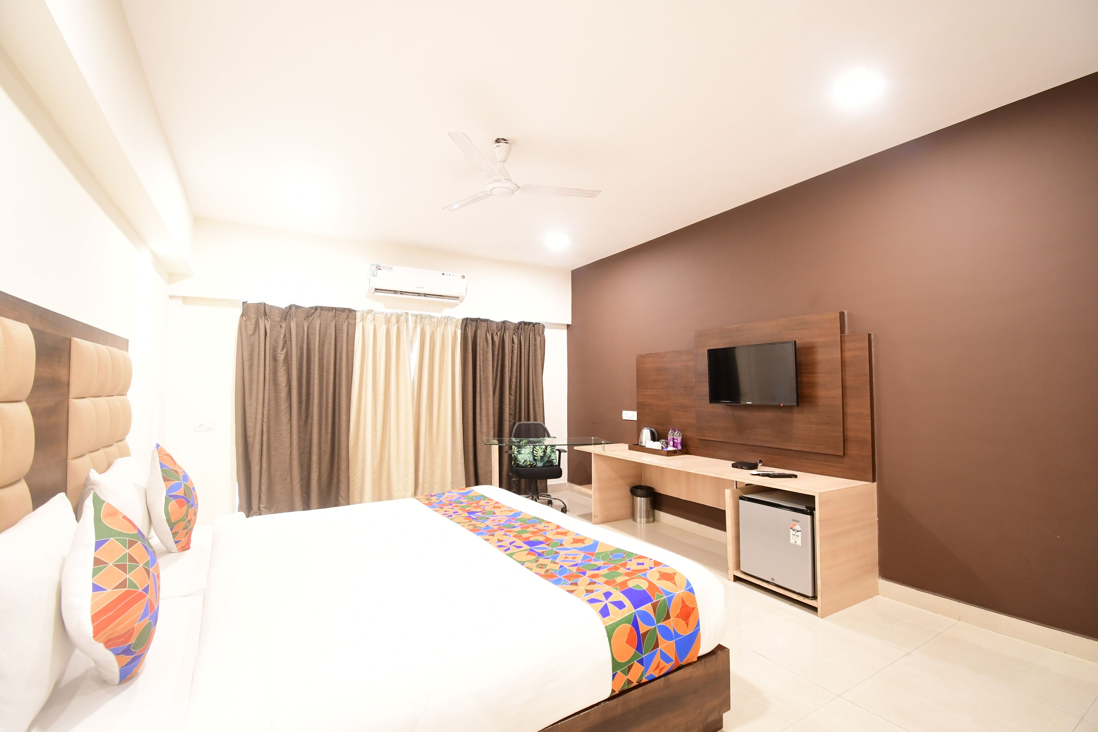 premium suite with balcony | 1 bedroom, in-room safe, iron/ironing board, rollaway beds