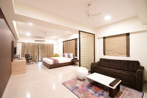 Safe på rommet, strykejern/-brett og ekstrasenger (mot et tillegg)