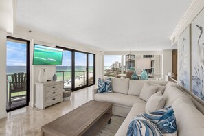 Smart TV - Beachfront Wraparound Balcony ~ 6 Seat Golf Cart ~ Seasonally Heated Pool (Miramar Beach)