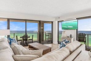 Smart TV - Beachfront Wraparound Balcony ~ 6 Seat Golf Cart ~ Seasonally Heated Pool (Miramar Beach)