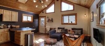Cozy 2BR -Hot Tub -Close to 14ers & Skiing - Views