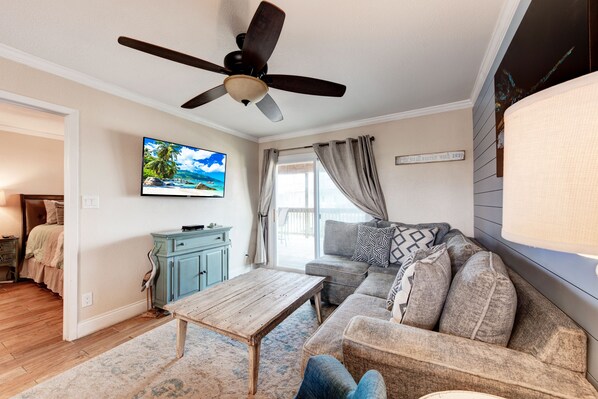 Smart TV - Recently remodeled 3br condo at Bay Tree!  Stellar Old Town Port Aransas locatio (Port Aransas)