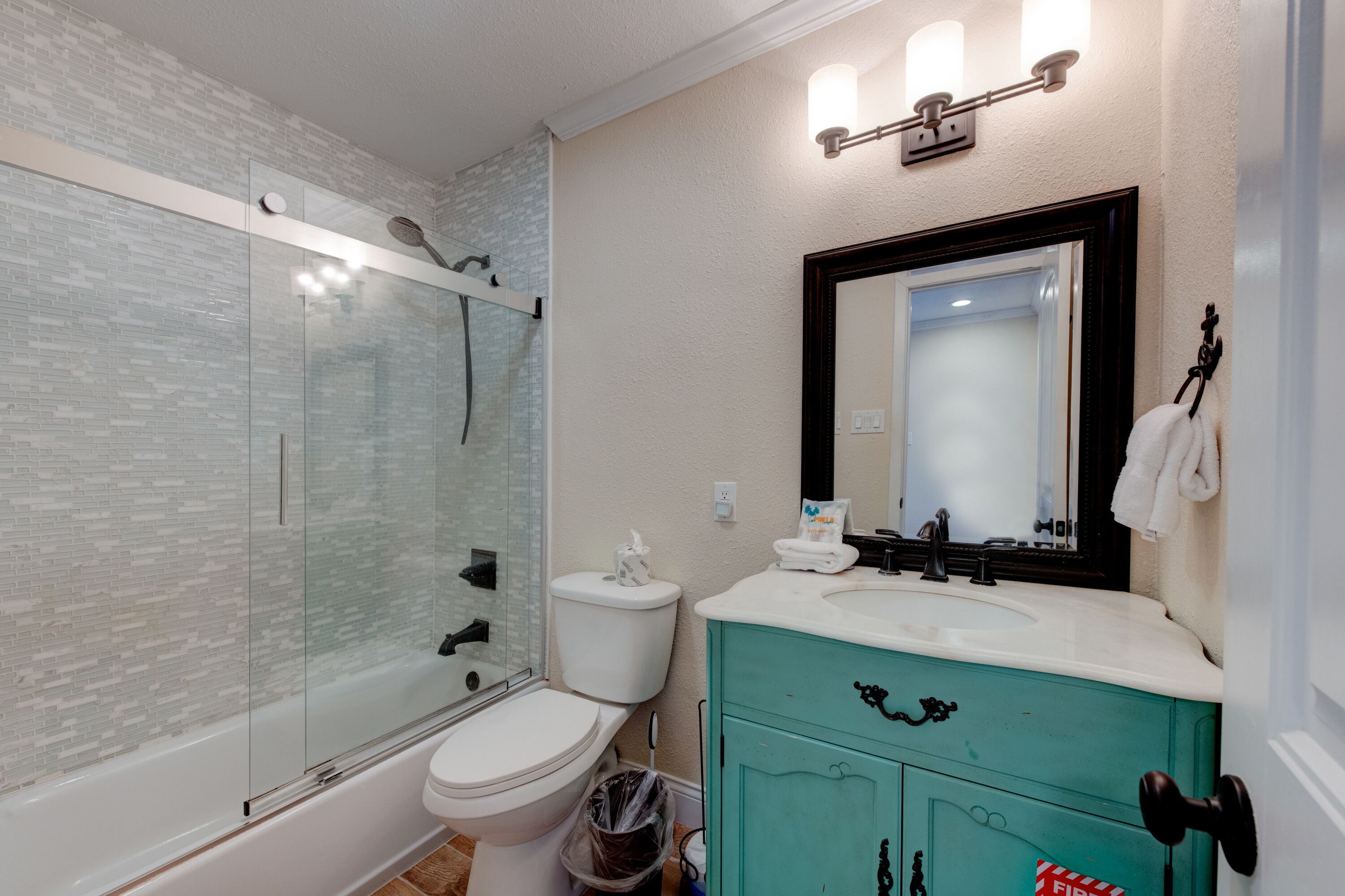 3br condo, sleeps 8, community pool, lighted fishing pier, boat parking!