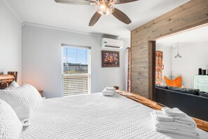 Bügeleisen/Bügelbrett, kostenloses WLAN, Bettwäsche