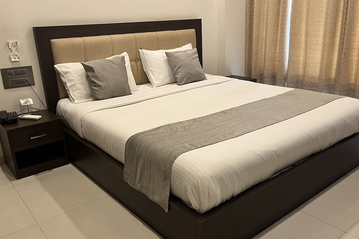 Standard Double Room | Peti besi dalam bilik, langsir/tirai gelap terus, Wi-fi percuma 