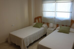 3 dormitoris, planxa i posts de planxar, wifi gratuïta i roba de llit 