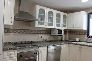 Frigorífic, microones, forn i rentaplats 