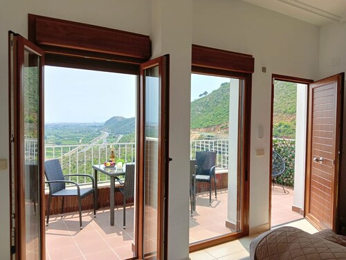 Xeresa del Monte 85 Only Families!