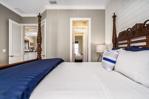 4 bedrooms, iron/ironing board, free WiFi, bed sheets