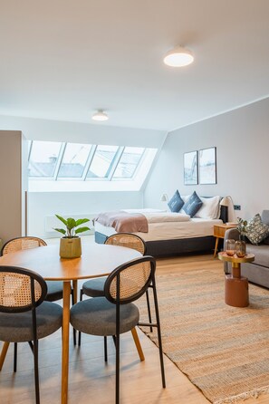 Suite with sofa bed | Dihias secara berasingan, dilengkapkan perabot secara berasingan 