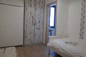 Bed sheets - Rooms Cassa d'Oro in Motovun central Istria / Room Merlot for 1 person in Motovun (Motovun)