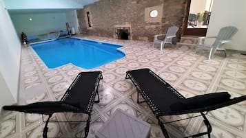 Innenpool, beheizter Pool