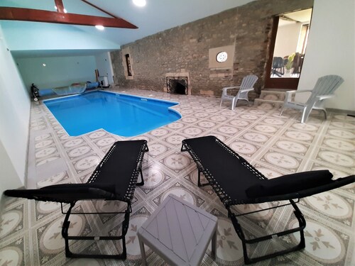 Farmhouse with heated indoor pool