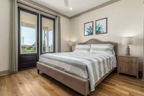 6 bedrooms, internet, bed sheets