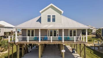 House, 6 Bedrooms | Exterior