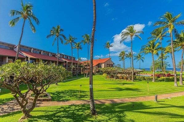 Condo, 2 Bedrooms | Property grounds