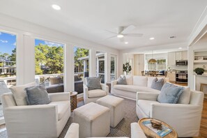 Televisión y oficina 