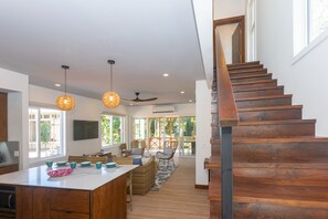 Casa, 2 habitaciones | Cocina privada | Frigorífico, horno y cafetera o tetera