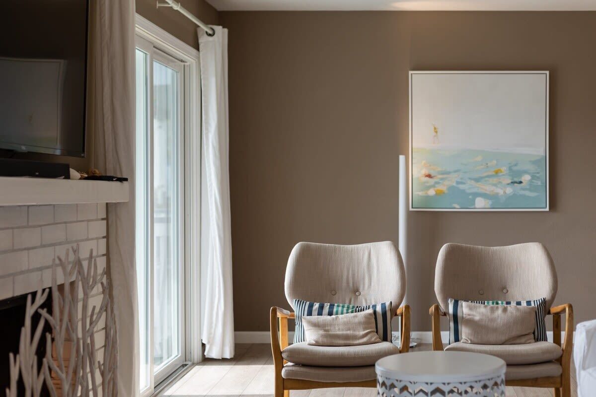 TV, lareira, aparelho de som, escritórios