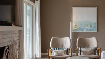 TV, fireplace, stereo, offices