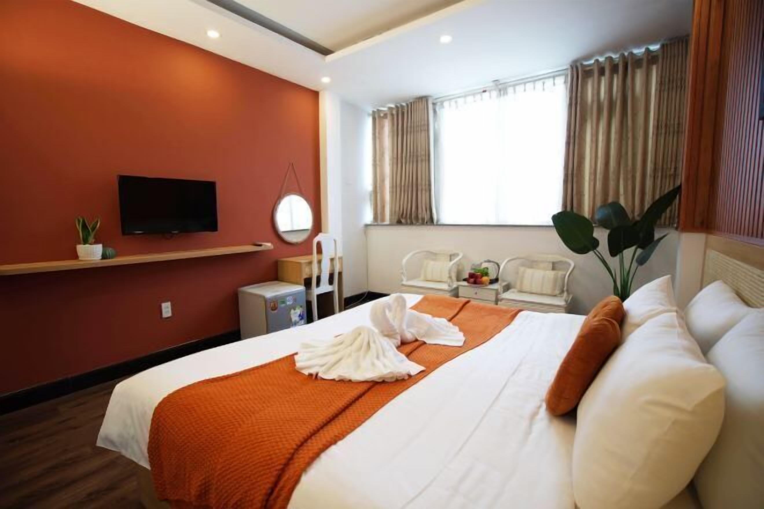 Premium bedding, minibar, in-room safe, desk