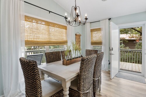 Moon's Doc: Newly Renovated | Secluded & Private