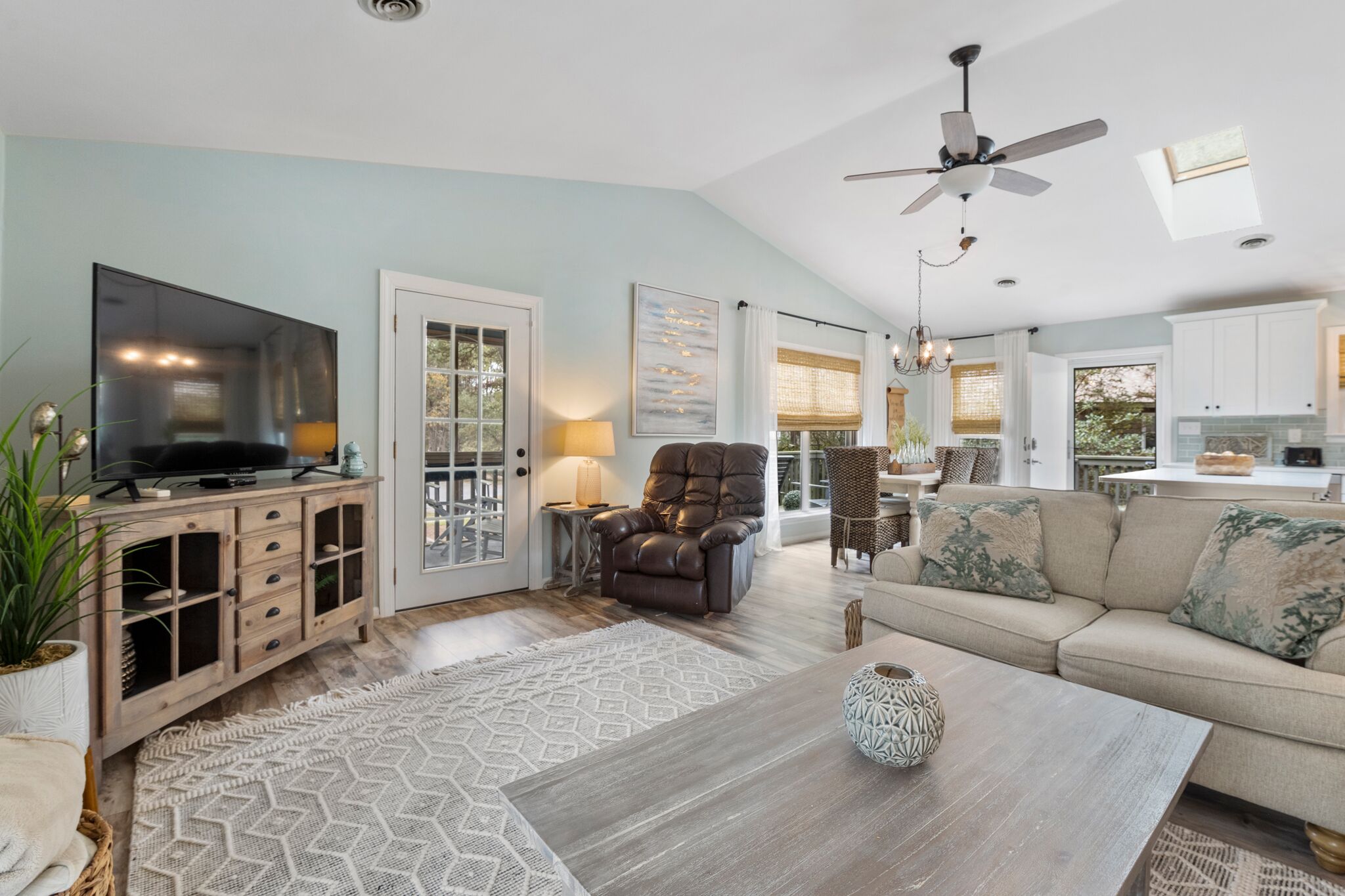 Moon's Doc: Secluded Soundside Home w/ Screened Porch | Close to Jockeys Ridge