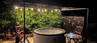 The Lodge, South Cotswolds, contemporary rural home, Spa Pool, views, parking