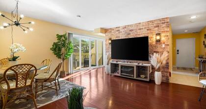 Pacific Getaway: Near Beach & Boardwalk