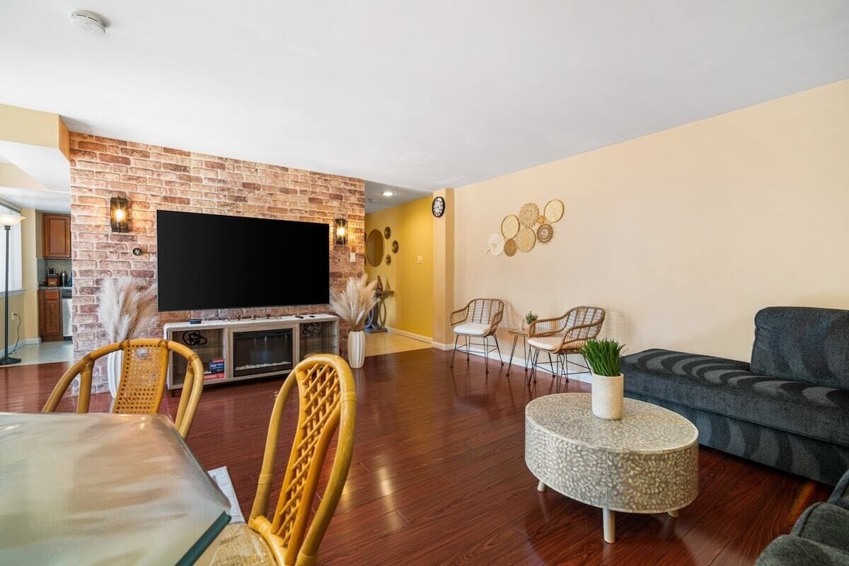 Pacific Getaway: Near Beach & Boardwalk