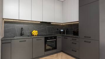 Microwave, dishwasher, coffee/tea maker, electric kettle