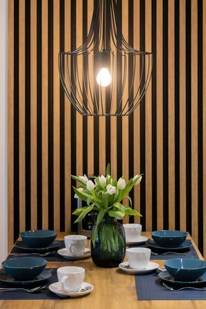 Apartment, 1 Bedroom, Sauna, Sea Facing | In-room dining