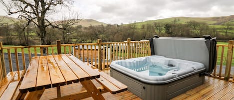 Bathtub spa outdoor