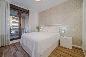 2 slaapkamers, een strijkplank/strijkijzer, gratis wifi, beddengoed