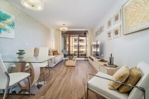 TV - Brisas del Arenal Apartment Javea, Terrace, AC and Pool (Javea / Xàbia)