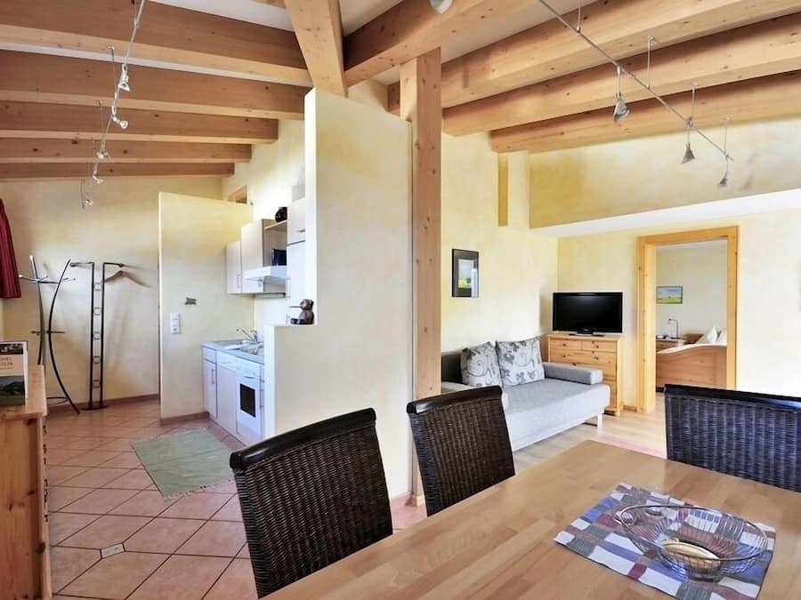 Premium Suite | Living area | 1-inch flat-screen TV with cable channels, TV