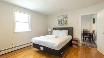 2 bedrooms, desk, iron/ironing board, WiFi