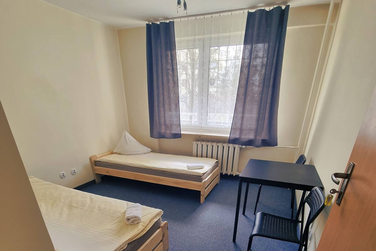 Habitación estándar, 1 habitación, no fumadores | Escritorio, sistema de insonorización, wifi gratis y ropa de cama