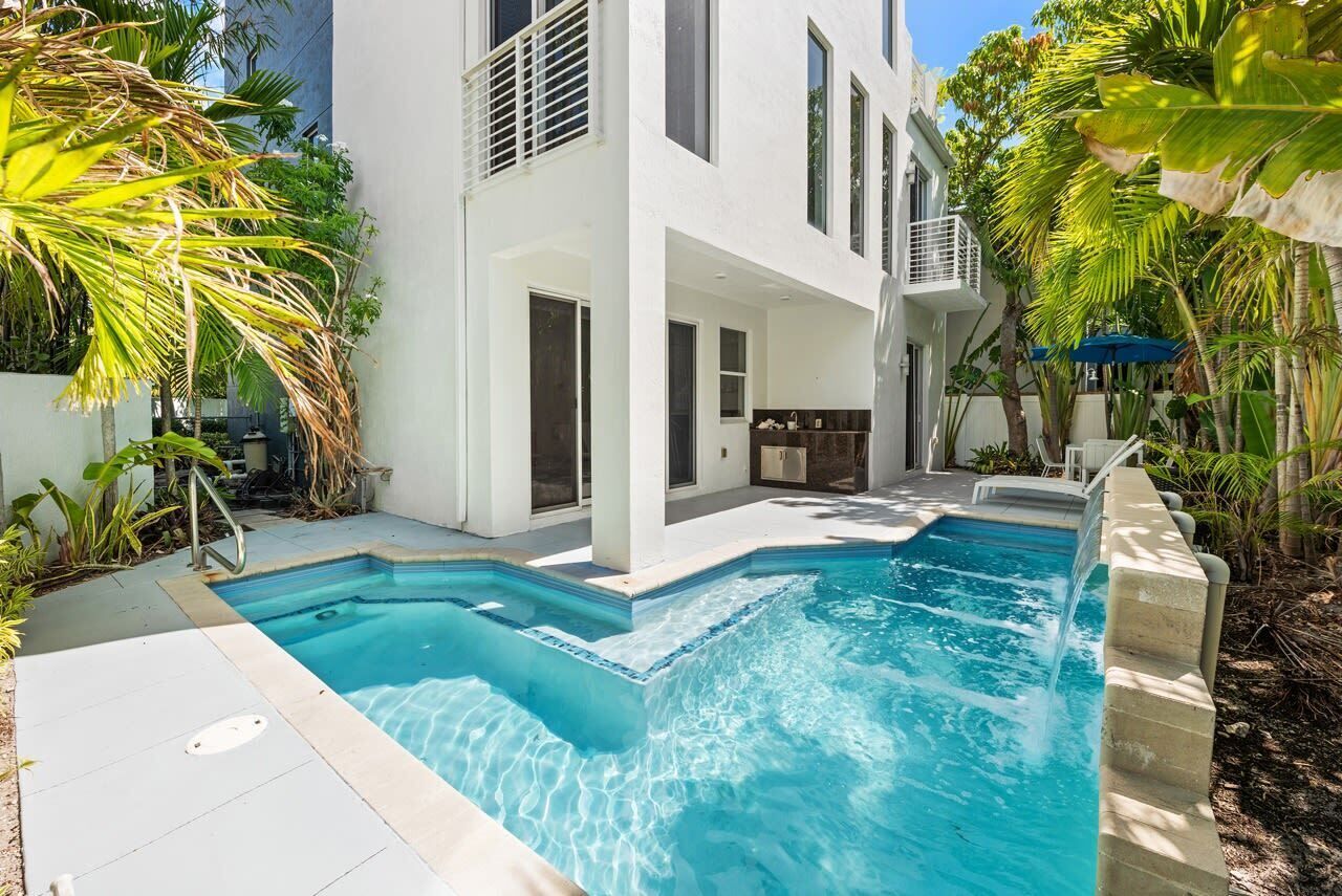 Modern Home w/ Roof Deck & Pool