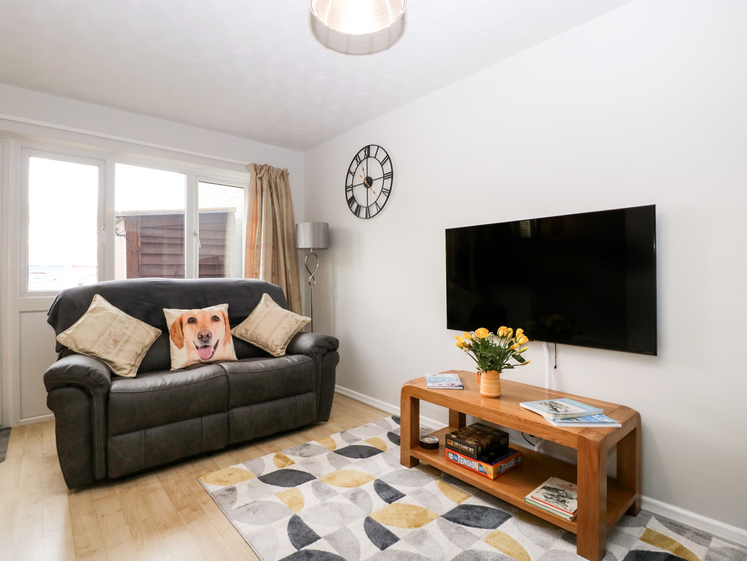 LODMOOR HOUSE, pet friendly, character holiday cottage in Weymouth