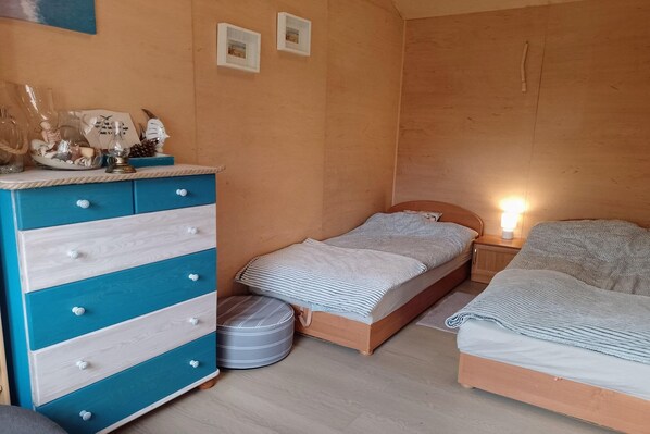 1 bedroom, free WiFi, bed sheets