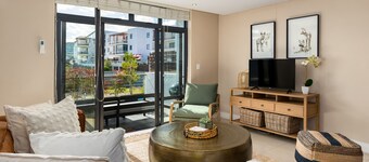 Eden On The Bay Apartment | Beachfront | Netflix