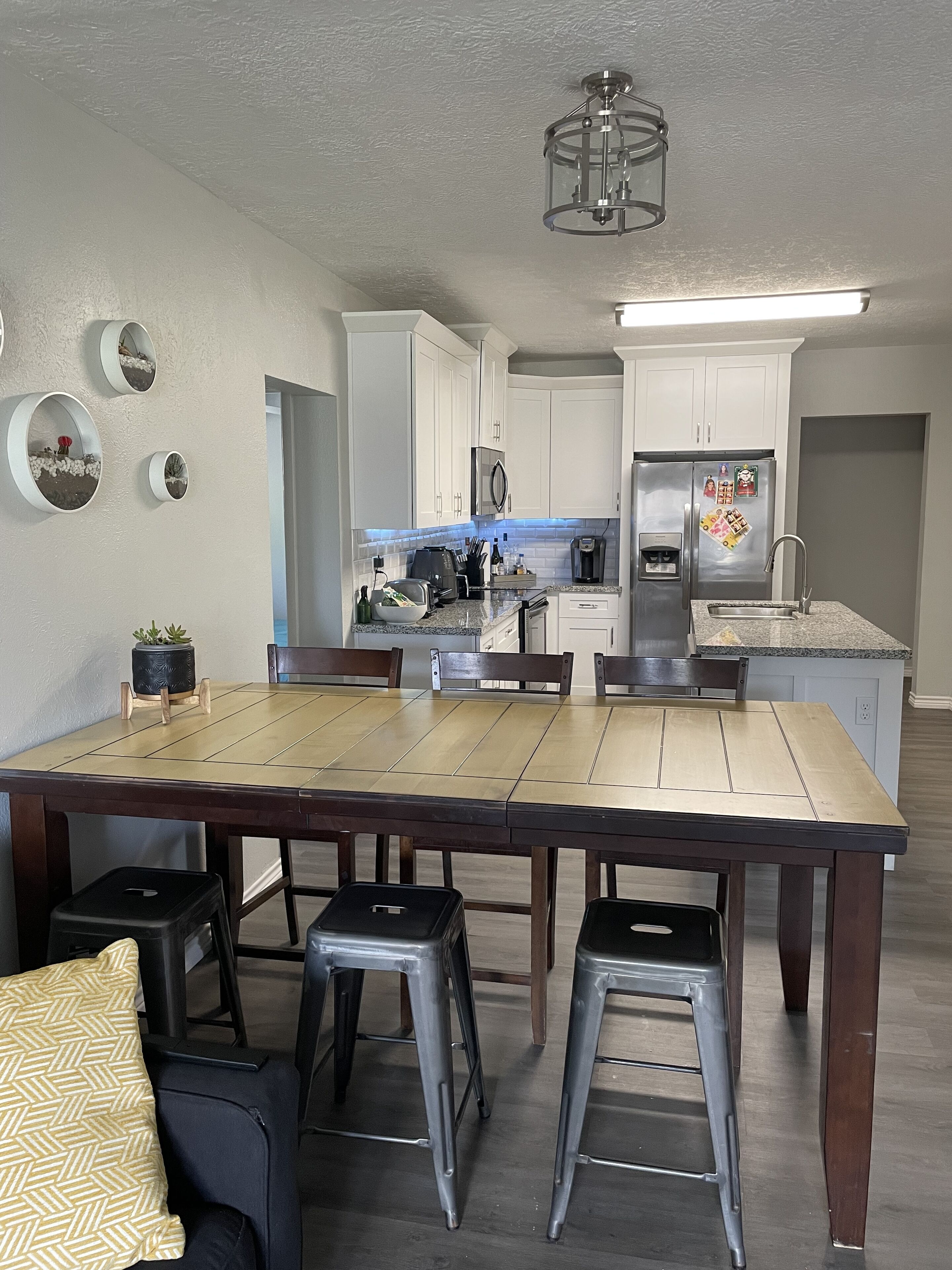 4 Bedroom Home In Quiet Port Neches Neighborhood!