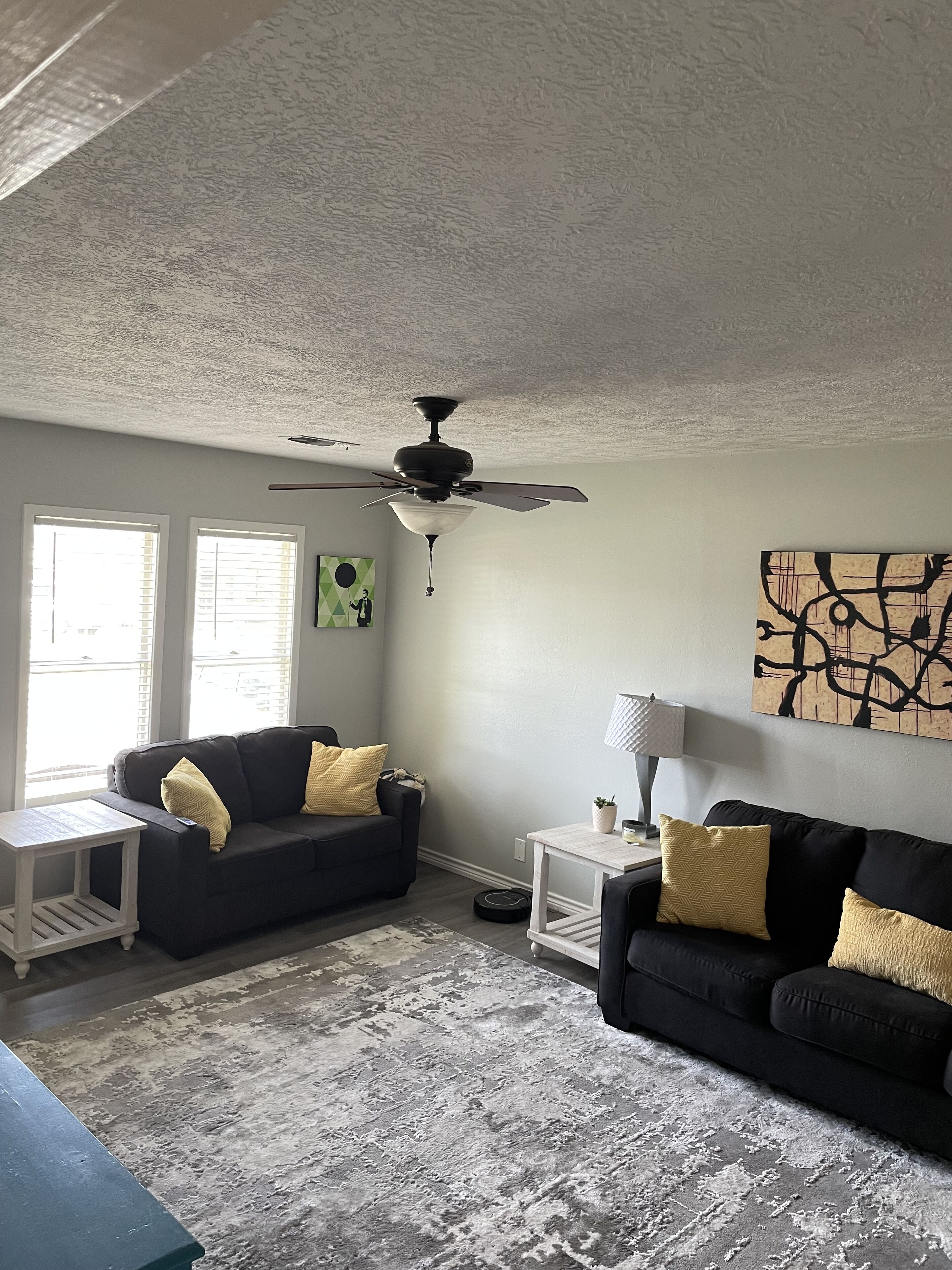 4 Bedroom Home In Quiet Port Neches Neighborhood!